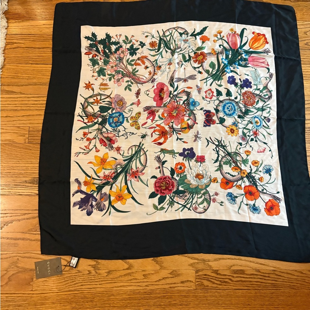 Gucci Floral Silk Scarf designed by Vaccornero